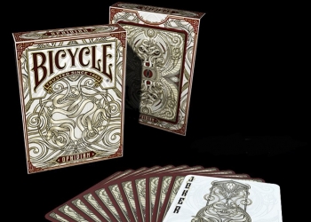 Bicycle Ophidian playing cards: il mazzo dedicato ai serpenti!